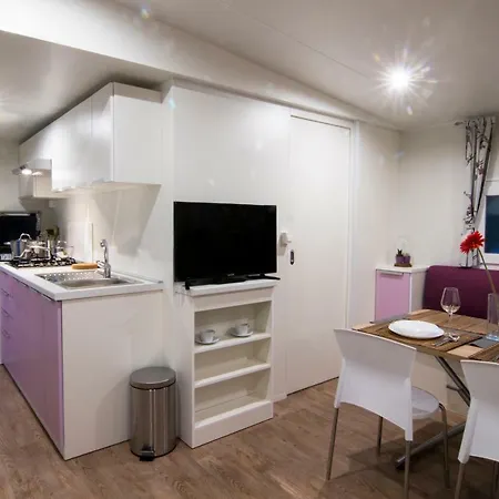 مكان تخييم Cherry Premium Adria Mobile Homes Zelena Laguna بوريتش