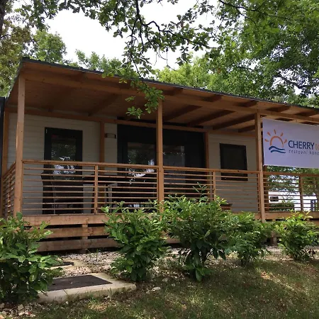 مكان تخييم Cherry Premium Adria Mobile Homes Zelena Laguna بوريتش